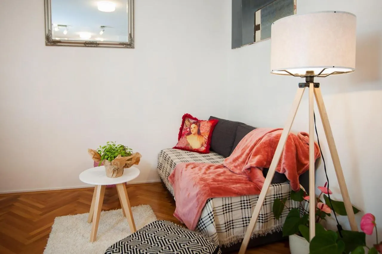 Apartment Dumaneo Art Split