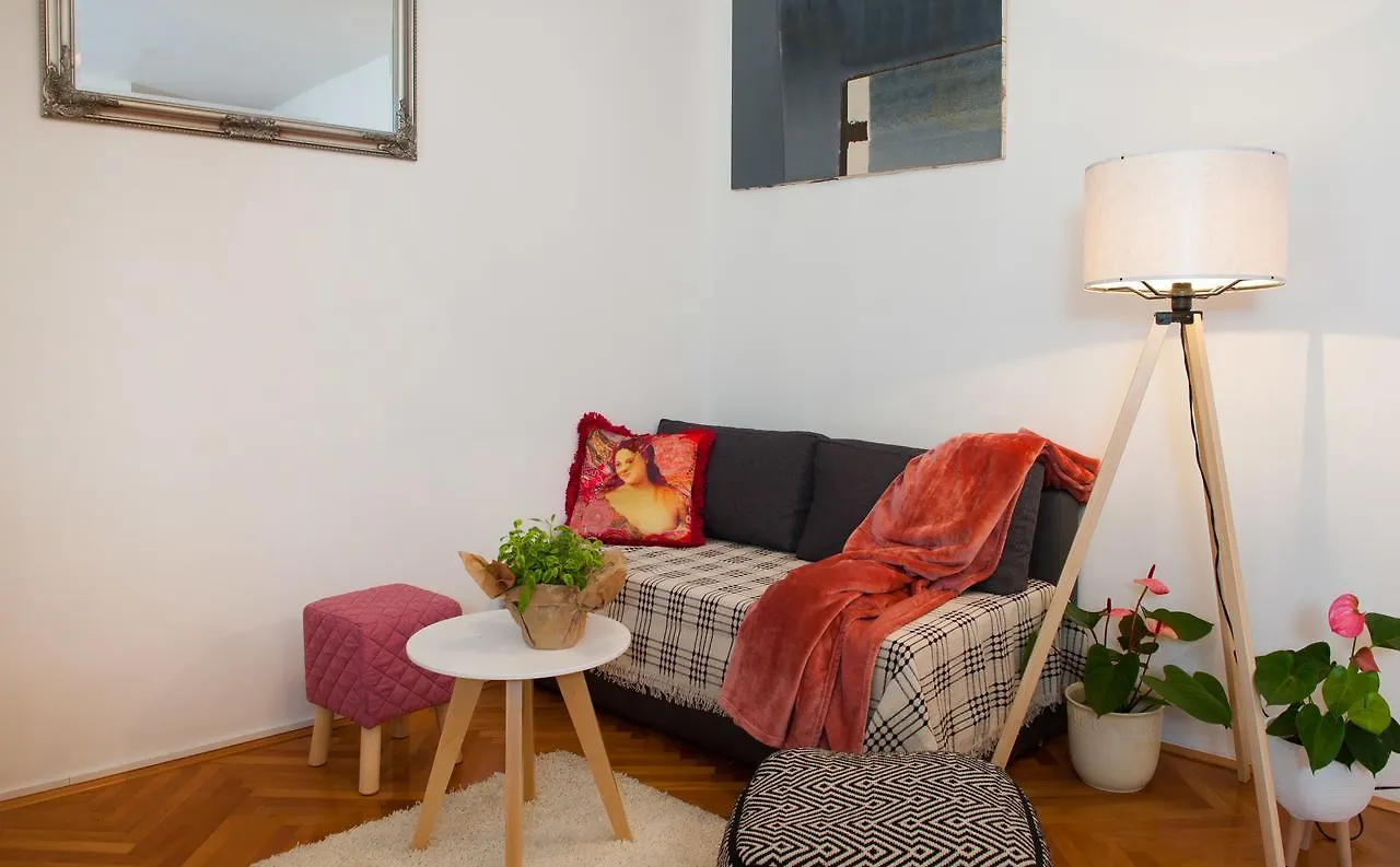 Apartment Dumaneo Art Split 0*,  Hırvatistan